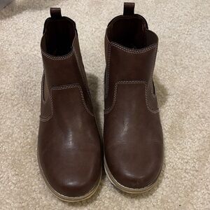 Big boys Brown Leather Ankle Boots old navy size 5